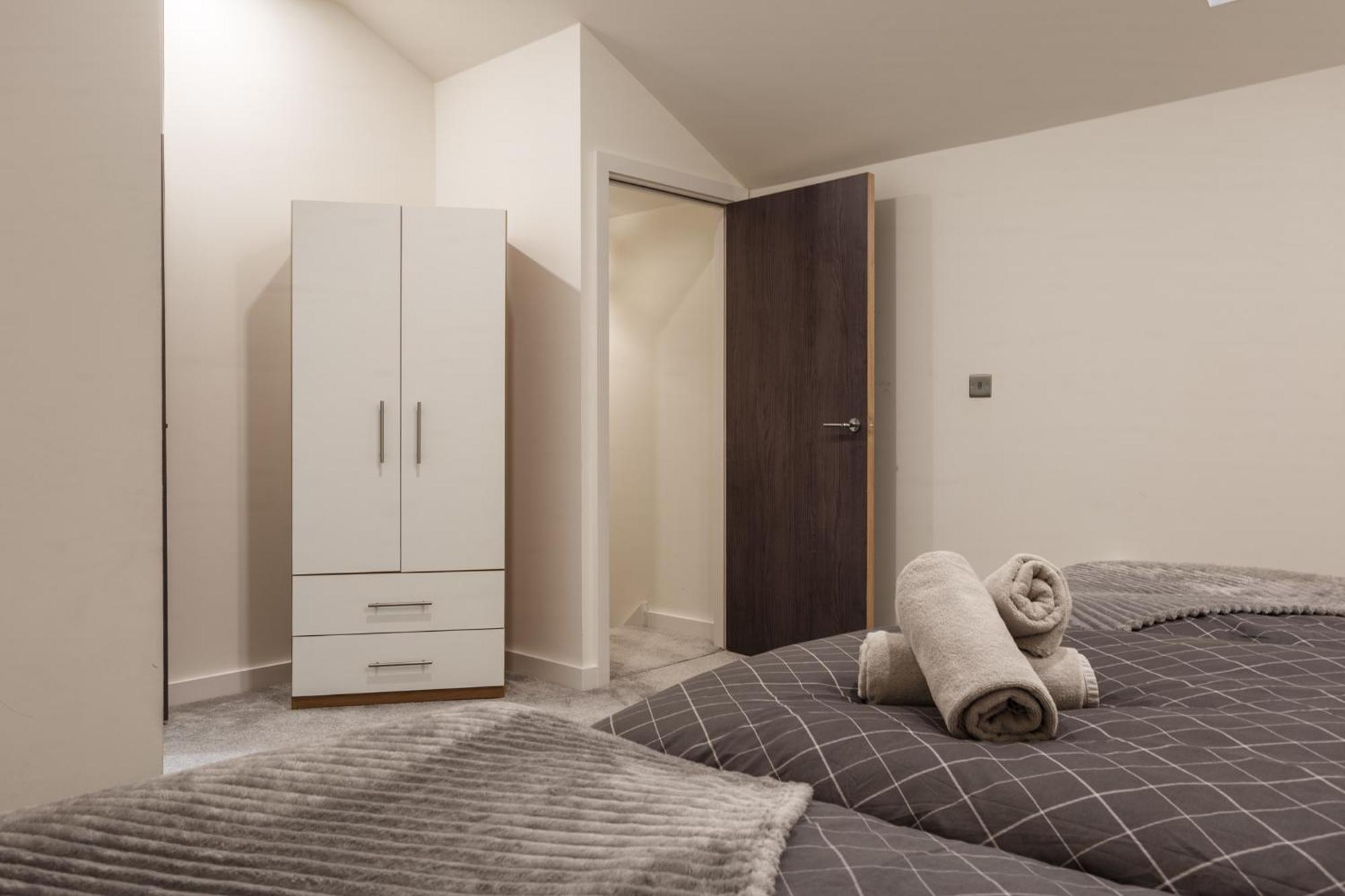 Modern And Cozy Two-Bed Apartment In Bradford Bradford  Eksteriør bilde
