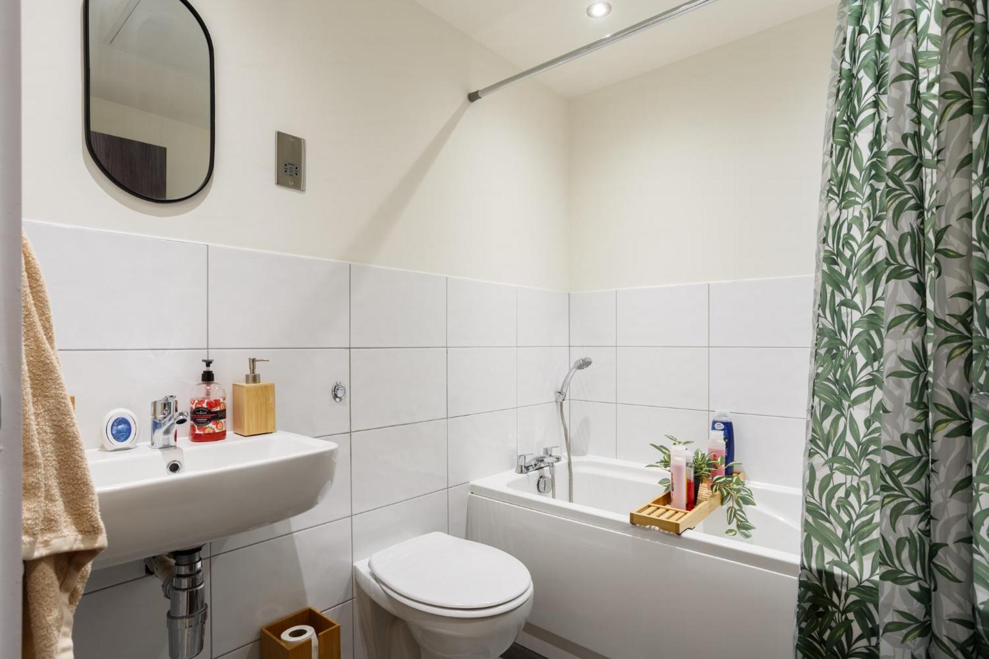 Modern And Cozy Two-Bed Apartment In Bradford Bradford  Eksteriør bilde