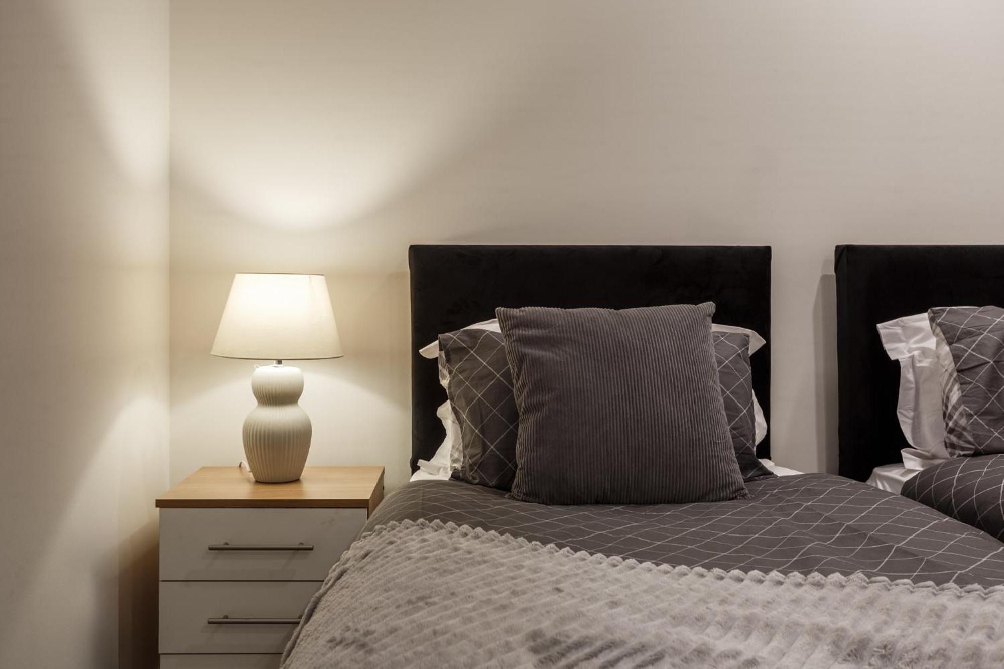Modern And Cozy Two-Bed Apartment In Bradford Bradford  Eksteriør bilde