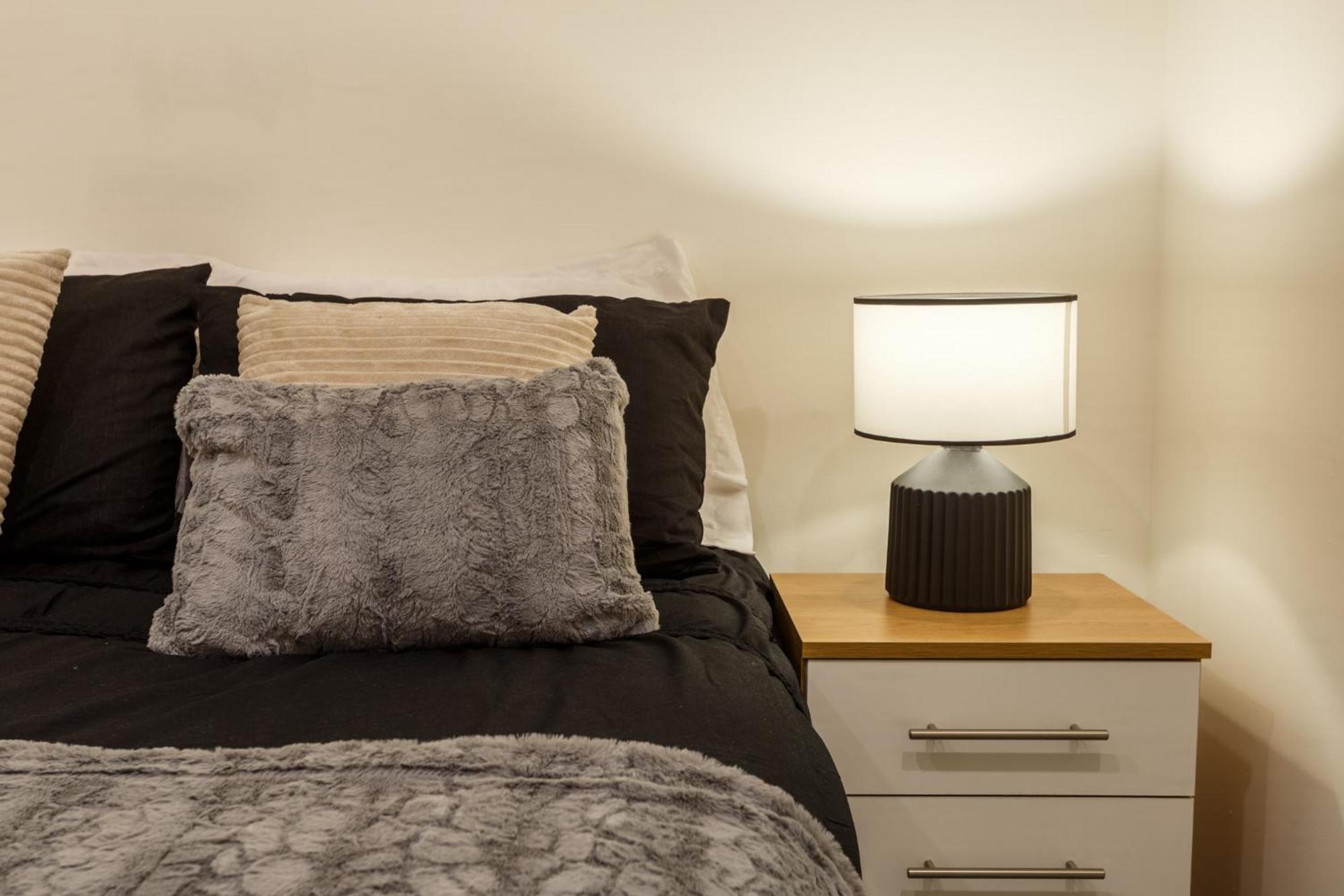 Modern And Cozy Two-Bed Apartment In Bradford Bradford  Eksteriør bilde